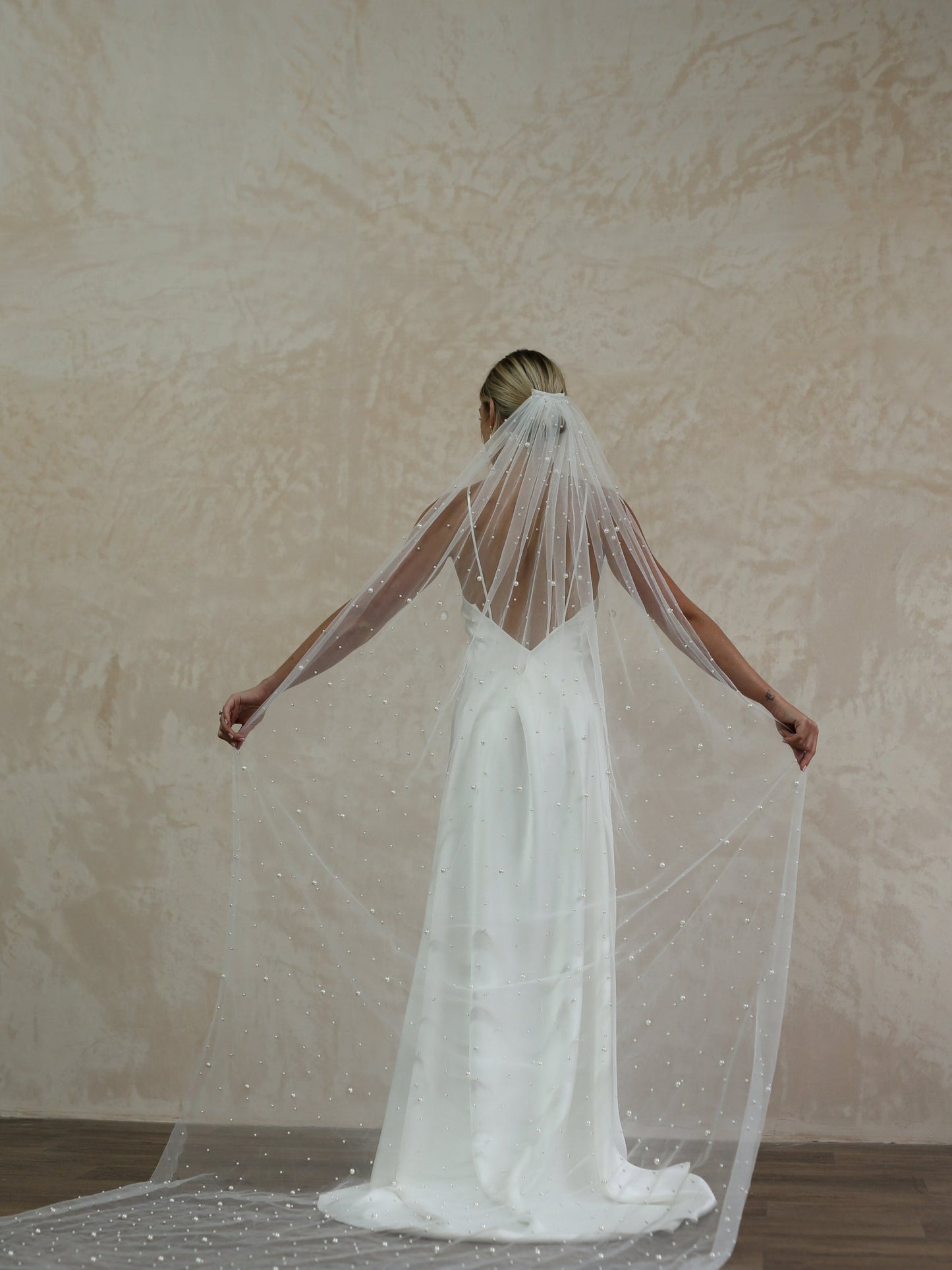 Mixed Pearl Veil