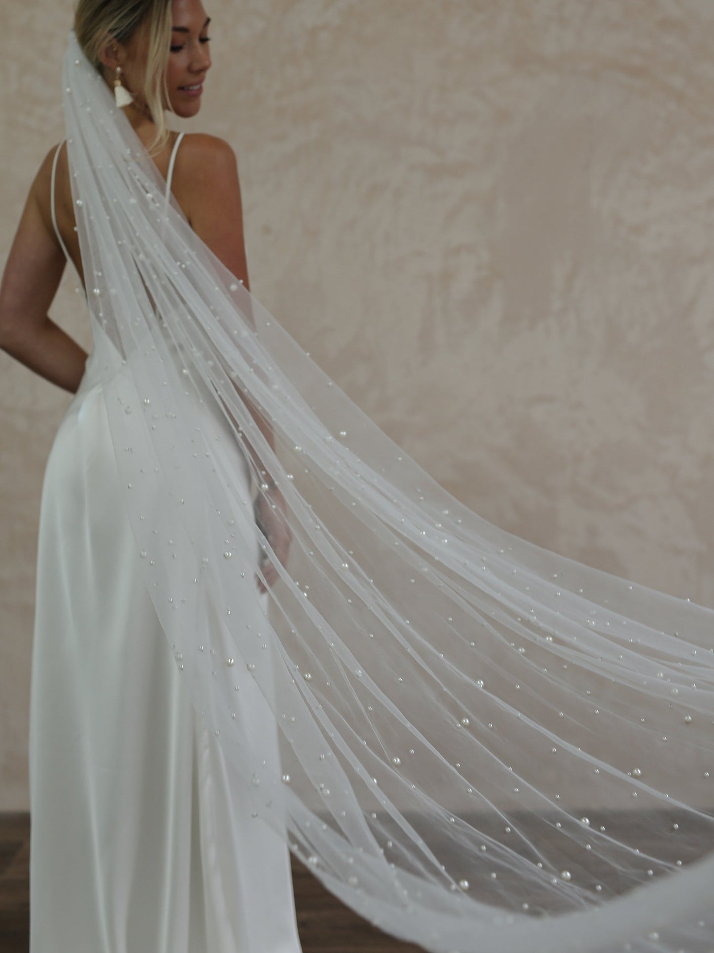 Mixed Pearl Veil