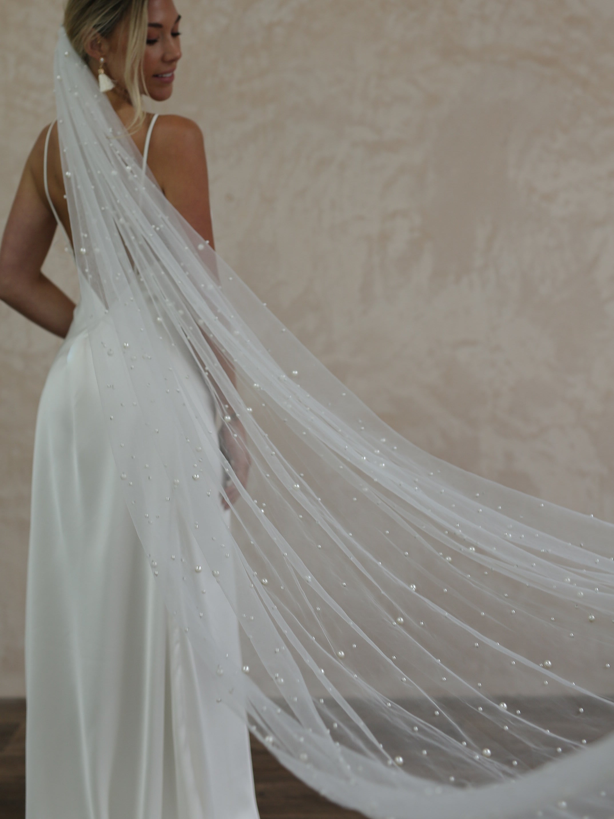 Mixed Pearl Veil