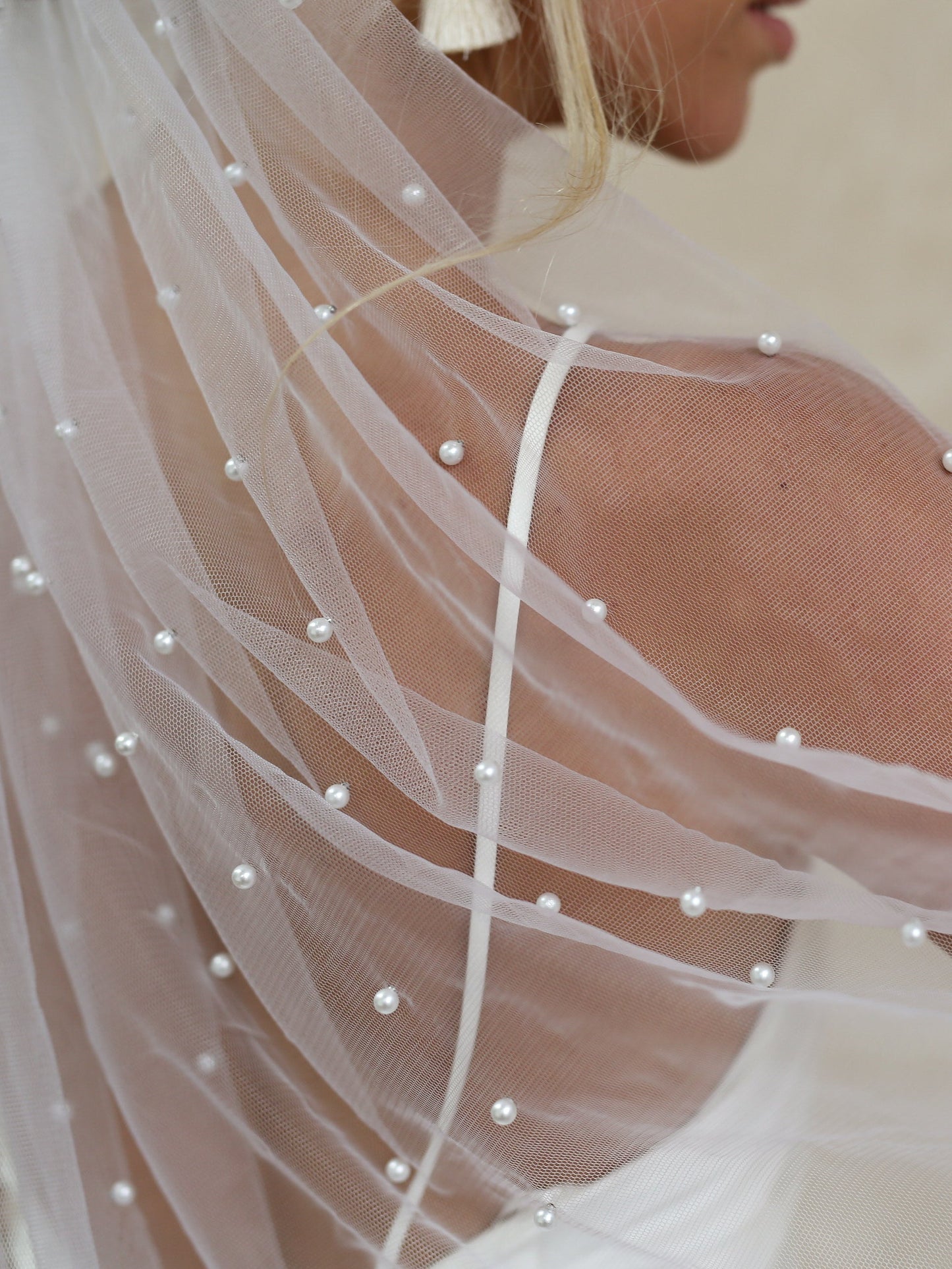 Scatter Pearl Veil