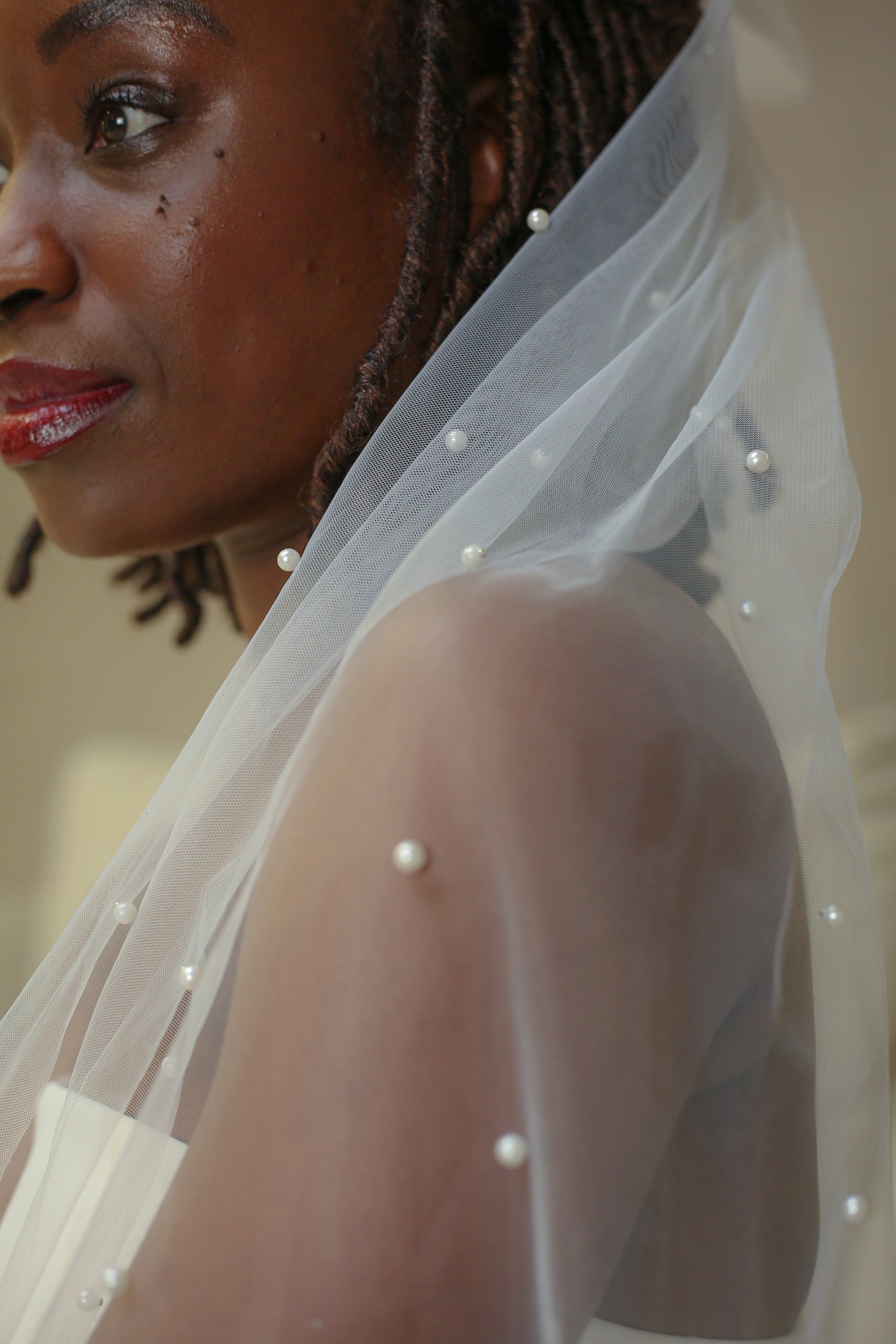 Scatter Pearl Veil