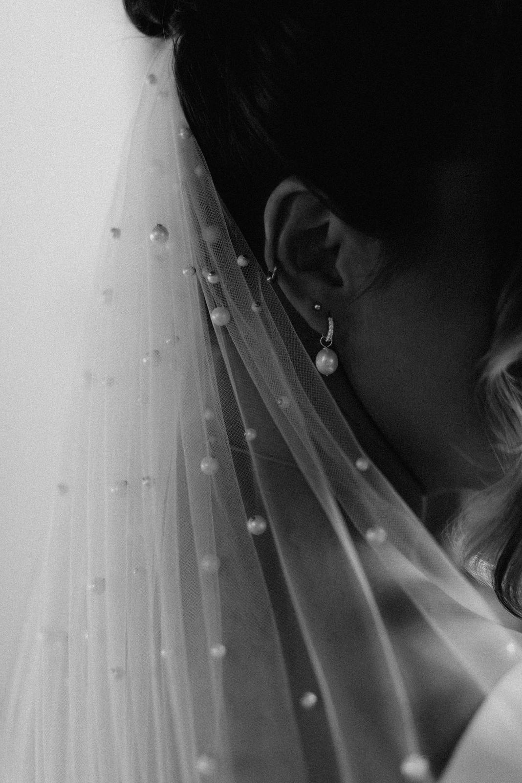 Pearl Waterfall Veil